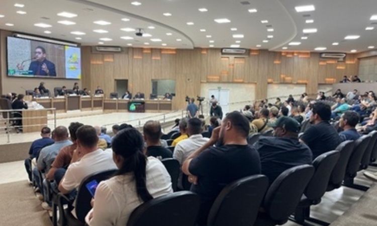 Coordenador alerta para baixa procura de grupo prioritário pela vacina contra dengue em Sinop (8)