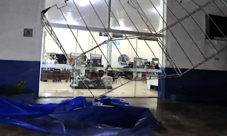Coordenador alerta para baixa procura de grupo prioritário pela vacina contra dengue em Sinop (9)