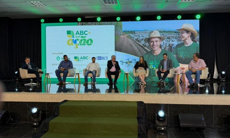 Coordenador alerta para baixa procura de grupo prioritário pela vacina contra dengue em Sinop (5)