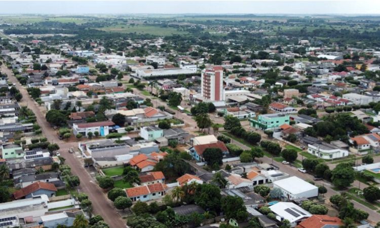 Coordenador alerta para baixa procura de grupo prioritário pela vacina contra dengue em Sinop (16)