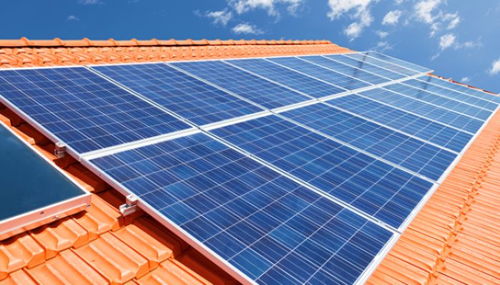 Brasileiros com painel solar em casa terão que pagar imposto alto em 2026