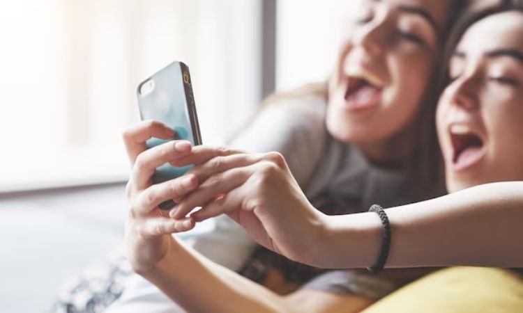 Os hábitos que caracterizam as pessoas menos inteligentes, segundo a IA